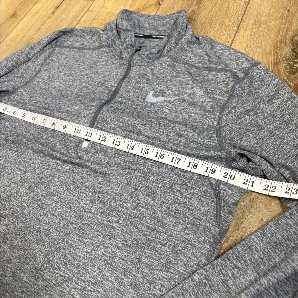 Nike Dri-Fit Men’s Running Quarter Zip Heather Gray Long Sleeve Medium